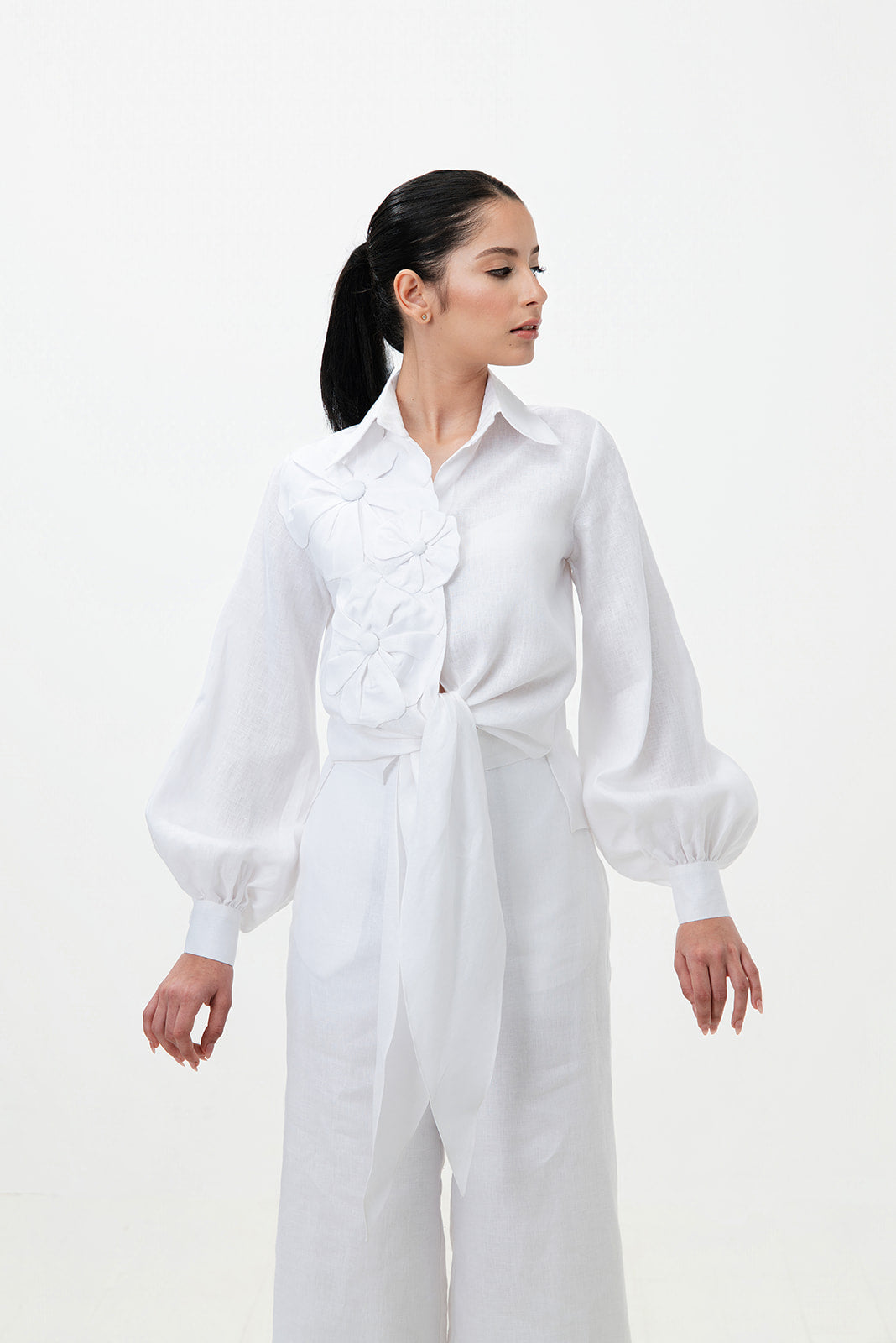 Cayena Bloom Linen Tie Blouse