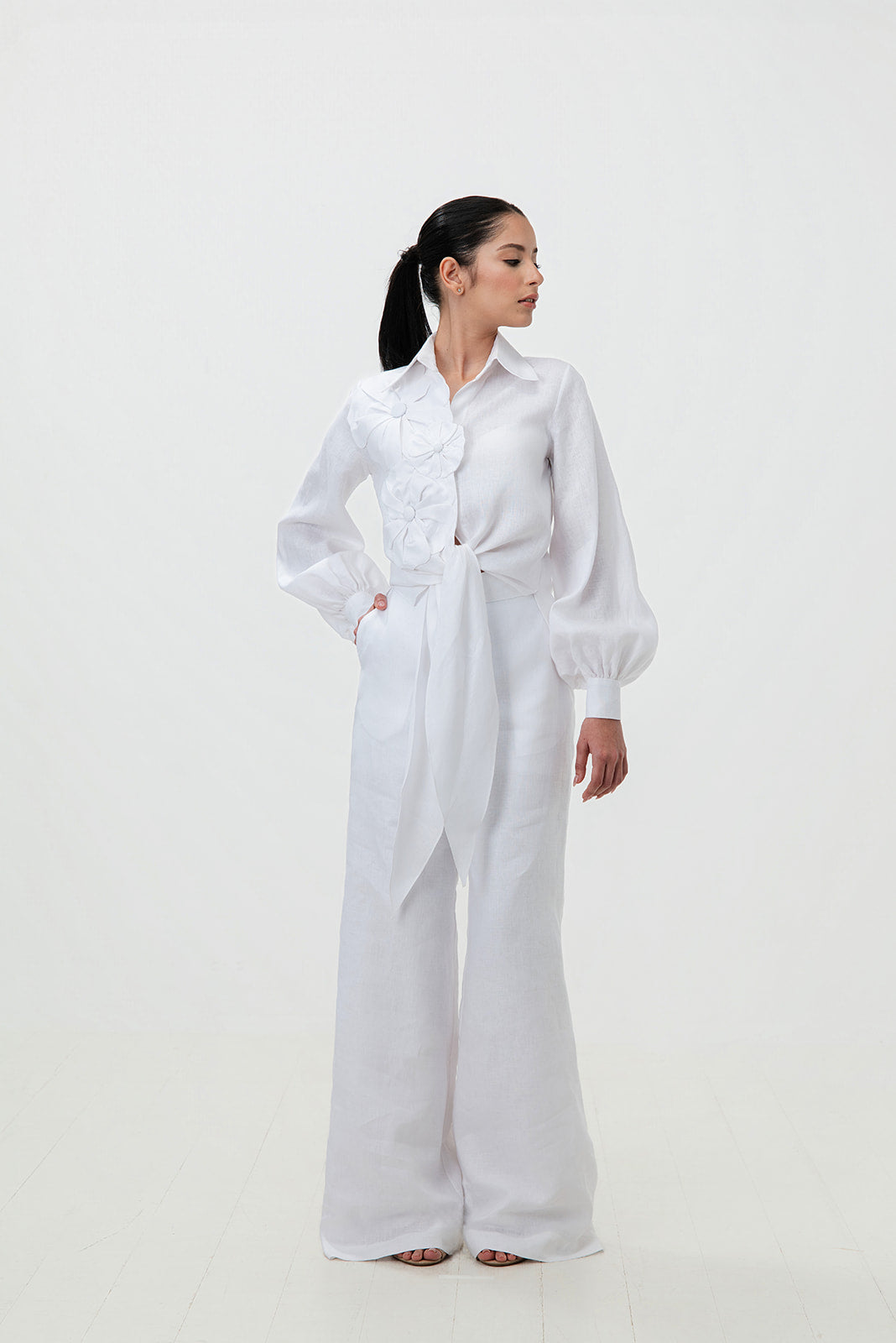 Cayena Bloom Linen Tie Blouse