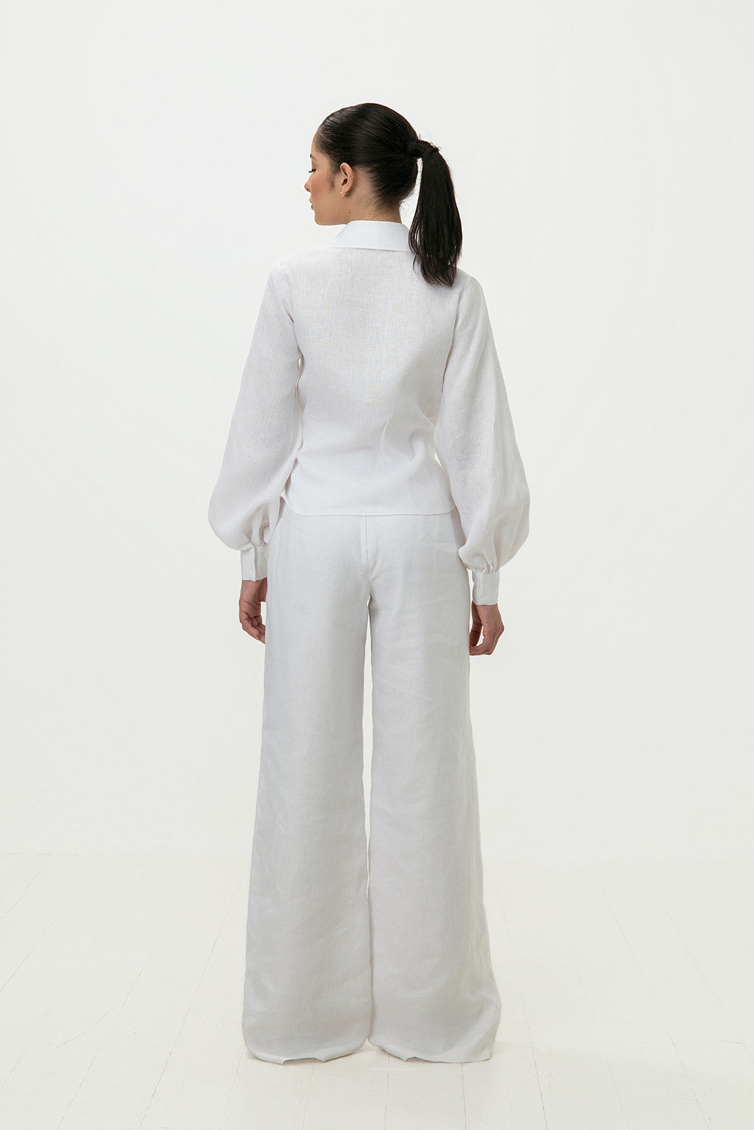 Cayena Bloom Linen Tie Blouse